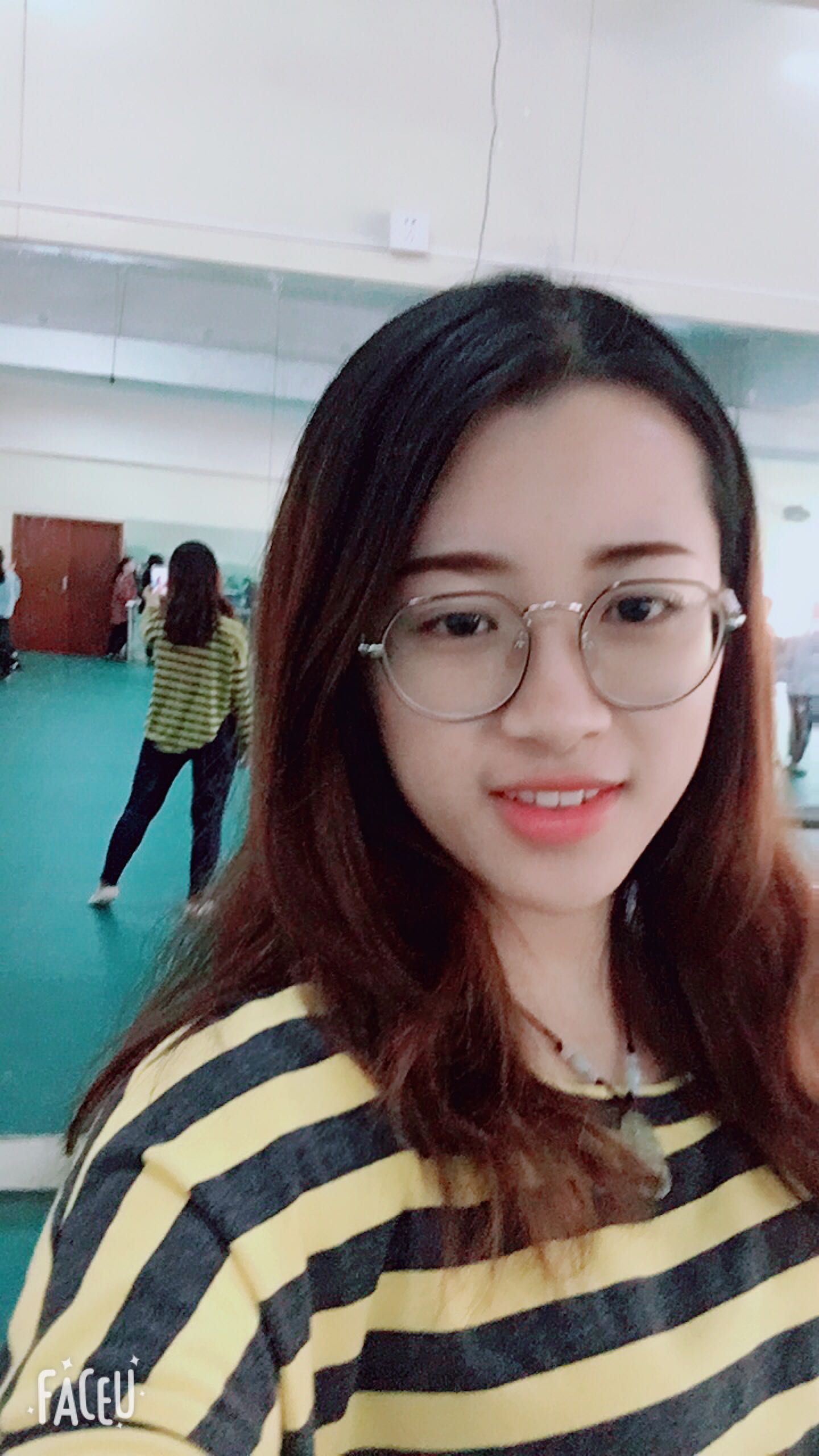 一直在聪明的Vivian的钢琴谱