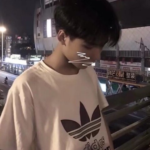 『宝藏男孩』的钢琴谱