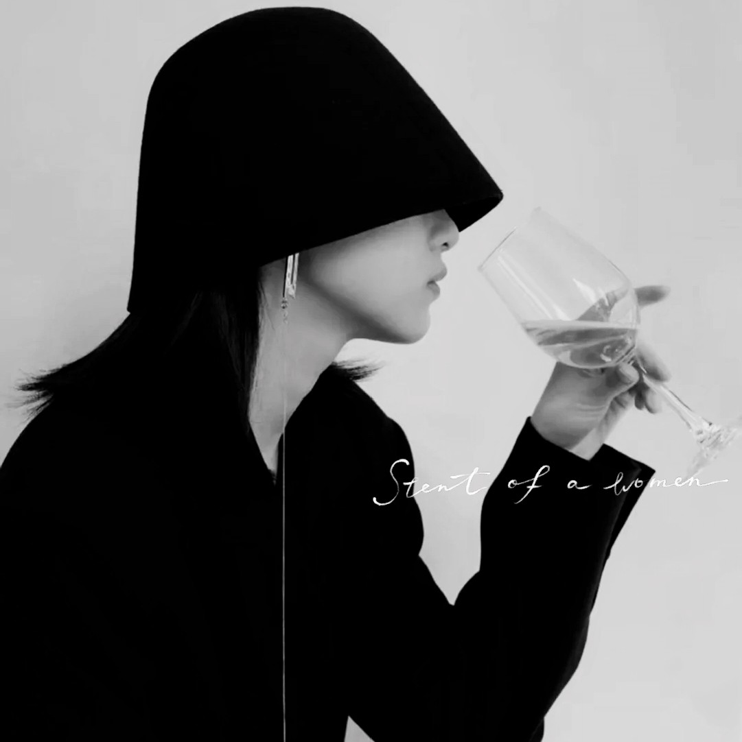 落尘覆与指尖的钢琴谱