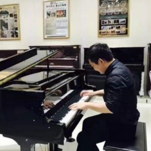 夏 江的钢琴谱
